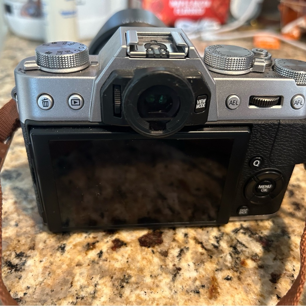 Fujifilm X-T20 Gray and Black Camera - Picture 2 of 6